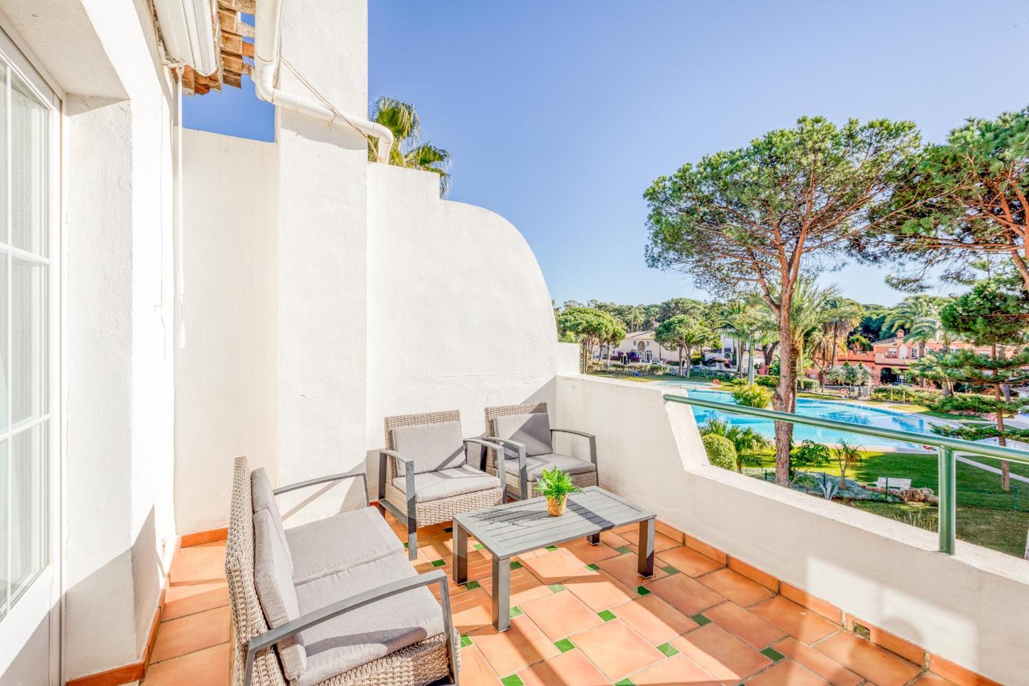 Life El Presidente Penthouse Pool View Lägenhet Estepona Exteriör bild