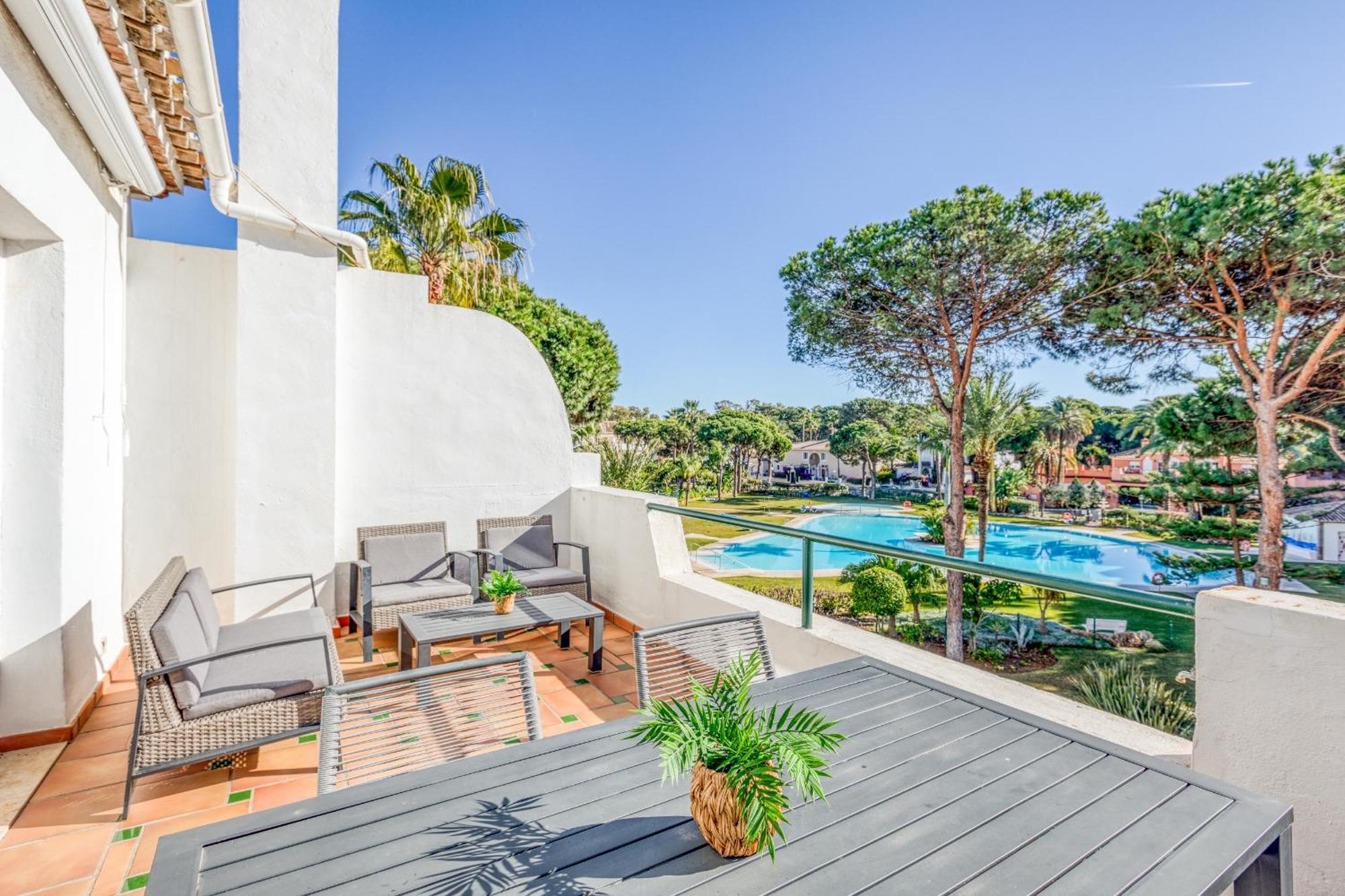 Life El Presidente Penthouse Pool View Lägenhet Estepona Exteriör bild