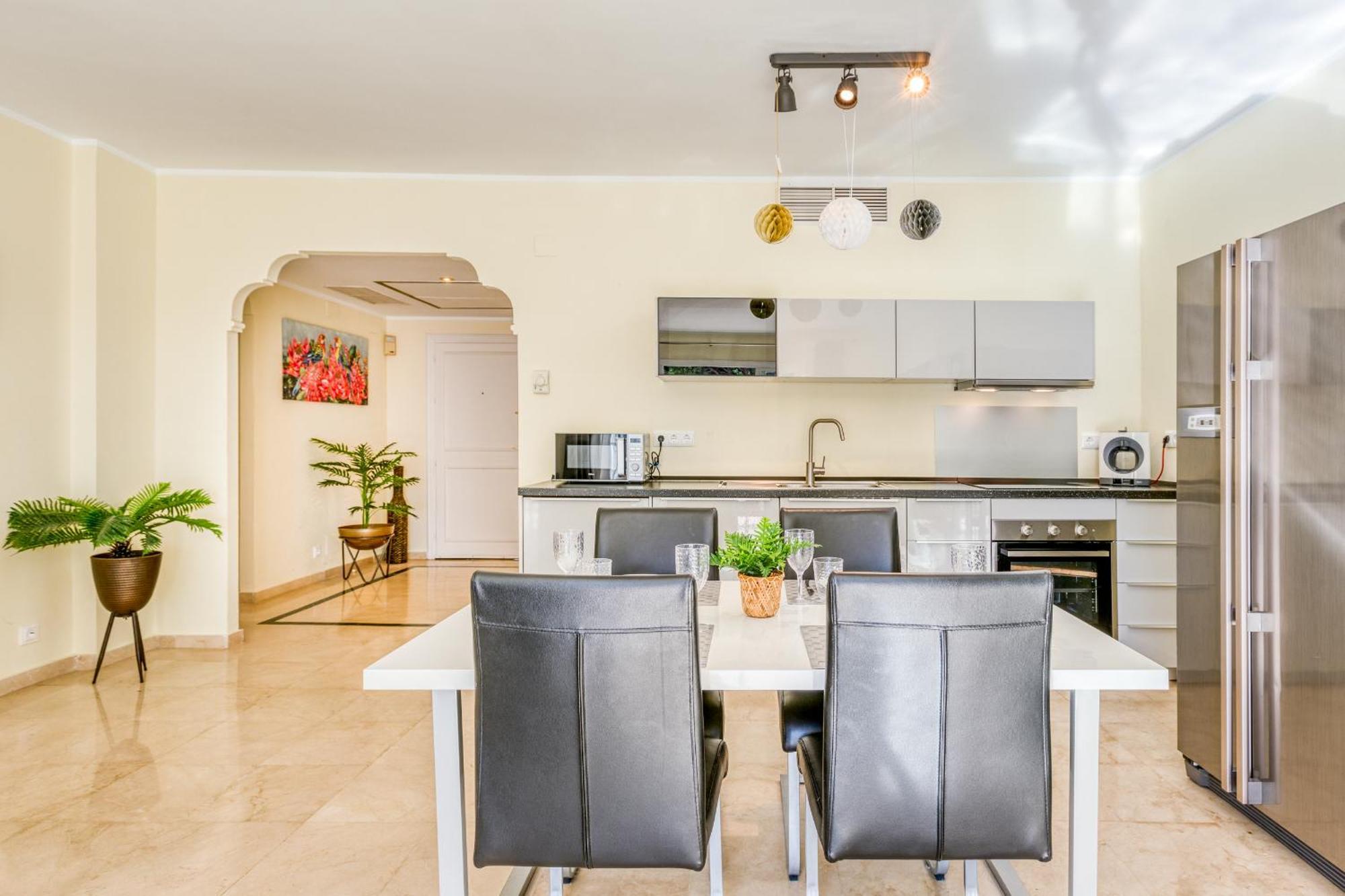 Life El Presidente Penthouse Pool View Lägenhet Estepona Exteriör bild