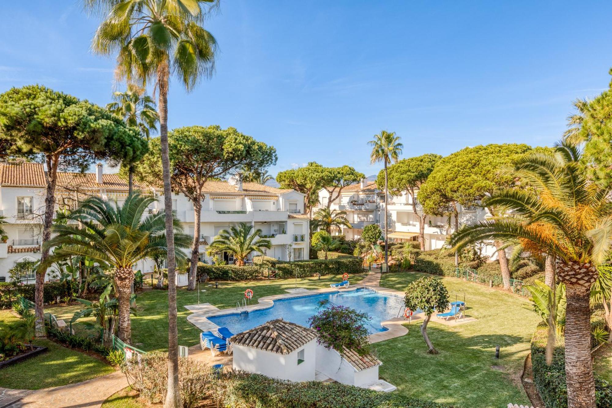 Life El Presidente Penthouse Pool View Lägenhet Estepona Exteriör bild